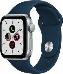 Apple Watch SE 40 mm Strieborný hliník s hlbokomorsky modrým športovým remienkom